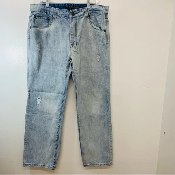 X Ray Mens Jeans 38 Blue Light Wash  Distressed Straight Leg 100% Cotton  H08 - Picture 1 of 11
